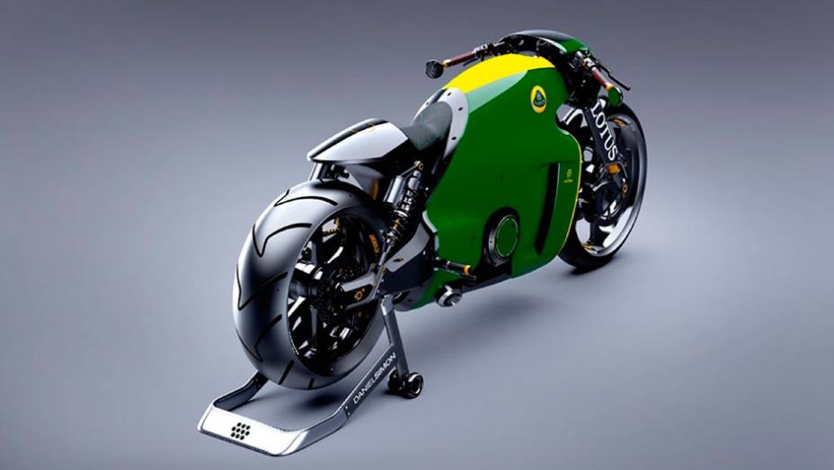 Lotus C-01 2014 está equipada com um motor V-Twin derivado da KTM RC8 R, de cerca de 200 cavalos de potência | <a href="https://quatrorodas.abril.com.br/moto/noticias/lotus-divulga-imagens-oficiais-c-01-2014-774284.shtml" rel="migration">Leia mais</a>