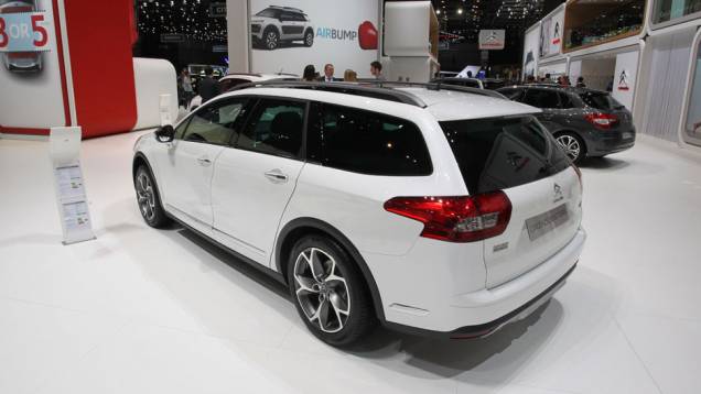 Citroën C5 Cross Tourer| <a href="https://quatrorodas.abril.com.br/noticias/saloes/genebra-2014/citroen-apresenta-c5-crosstourer-773771.shtml" rel="migration">Leia mais</a>| <a href="https://quatrorodas.abril.com.br/galerias/saloes/genebra/2014/direto-genebra-parte-1-77564" rel="migration"></a> Citroën C5 Cross Tourer| <a href="https://quatrorodas.abril.com.br/noticias/saloes/genebra-2014/citroen-apresenta-c5-crosstourer-773771.shtml" rel="migration">Leia mais</a>| <a href="https://quatrorodas.abril.com.br/galerias/saloes/genebra/2014/direto-genebra-parte-1-77564" rel="migration"></a>