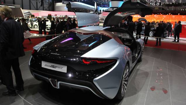 NanoFlowcell Quant | <a href="https://quatrorodas.abril.com.br/noticias/saloes/genebra-2014/nanoflowcell-ag-mostra-teaser-quant-e-sportlimousine-771835.shtml" rel="migration">Leia mais</a>| <a href="https://quatrorodas.abril.com.br/galerias/saloes/genebra/2014/direto-genebr" rel="migration"></a> NanoFlowcell Quant | <a href="https://quatrorodas.abril.com.br/noticias/saloes/genebra-2014/nanoflowcell-ag-mostra-teaser-quant-e-sportlimousine-771835.shtml" rel="migration">Leia mais</a>| <a href="https://quatrorodas.abril.com.br/galerias/saloes/genebra/2014/direto-genebr" rel="migration"></a>