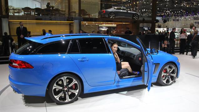 Jaguar XFR-S Sportbrake | <a href="https://quatrorodas.abril.com.br/noticias/saloes/genebra-2014/jaguar-mostra-xkr-s-sportbrake-774542.shtml" rel="migration">Leia mais</a>| <a href="https://quatrorodas.abril.com.br/galerias/saloes/genebra/2014/direto-genebra-parte-1-775644." rel="migration"></a> Jaguar XFR-S Sportbrake | <a href="https://quatrorodas.abril.com.br/noticias/saloes/genebra-2014/jaguar-mostra-xkr-s-sportbrake-774542.shtml" rel="migration">Leia mais</a>| <a href="https://quatrorodas.abril.com.br/galerias/saloes/genebra/2014/direto-genebra-parte-1-775644." rel="migration"></a>