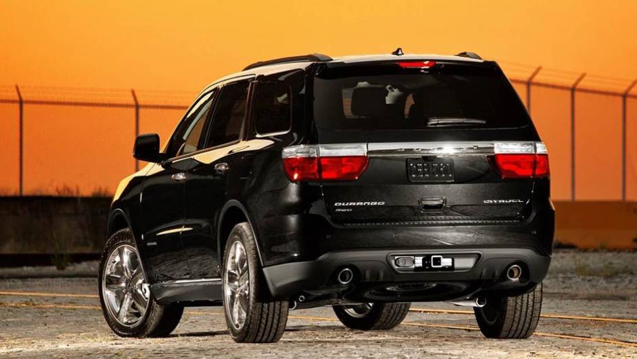 O Durango será vendido aqui em duas versões (Crew e Citadel), ambas bem equipadas | <a href="https://quatrorodas.abril.com.br/carros/lancamentos//dodge-durango-736268.shtml" rel="migration">Leia mais</a>