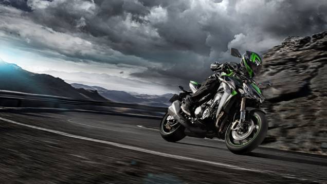 A nova Kawasaki Z1000, que será montada em Manaus (AM), conta com freios ABS opcionais. A fabricante japonesa, no entanto, não disponibilizou o controle de tração para a naked | <a href="https://quatrorodas.abril.com.br/moto/noticias/kawasaki-lanca-z1000-2" rel="migration"></a> A nova Kawasaki Z1000, que será montada em Manaus (AM), conta com freios ABS opcionais. A fabricante japonesa, no entanto, não disponibilizou o controle de tração para a naked | <a href="https://quatrorodas.abril.com.br/moto/noticias/kawasaki-lanca-z1000-2" rel="migration"></a>