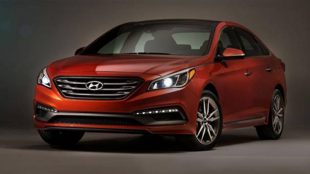 Hyundai revela Sonata 2015 em Nova York | <a href="https://quatrorodas.abril.com.br/noticias/saloes/new-york-2014/hyundai-revela-sonata-2015-nova-york-779988.shtml" rel="migration">Leia mais</a>