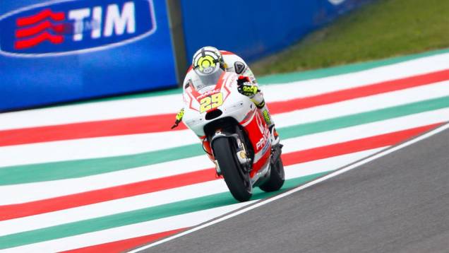 O também italiano Andrea Iannone ficou com o terceiro tempo | <a href="https://quatrorodas.abril.com.br/moto/noticias/motogp-marquez-lidera-treinos-mugello-784616.shtml" rel="migration">Leia mais</a>