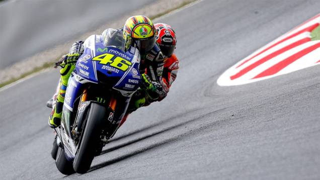 Com final emocionante, Valentino Rossi foi o segundo | <a href="https://quatrorodas.abril.com.br/moto/noticias/motogp-marquez-vence-corrida-emocionante-barcelona-786084.shtml" rel="migration">Leia mais</a>