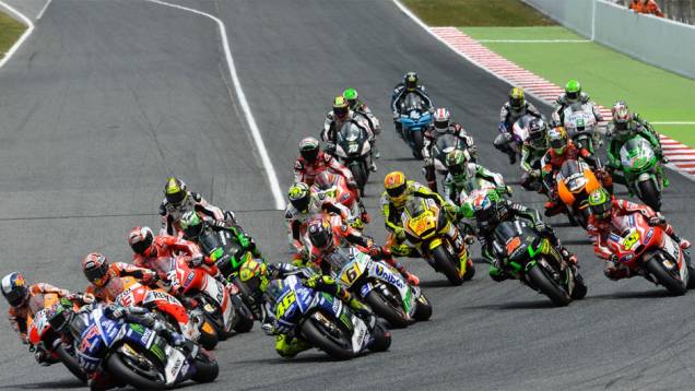 Bradley Smith (38) foi o décimo | <a href="https://quatrorodas.abril.com.br/moto/noticias/motogp-marquez-vence-corrida-emocionante-barcelona-786084.shtml" rel="migration">Leia mais</a>