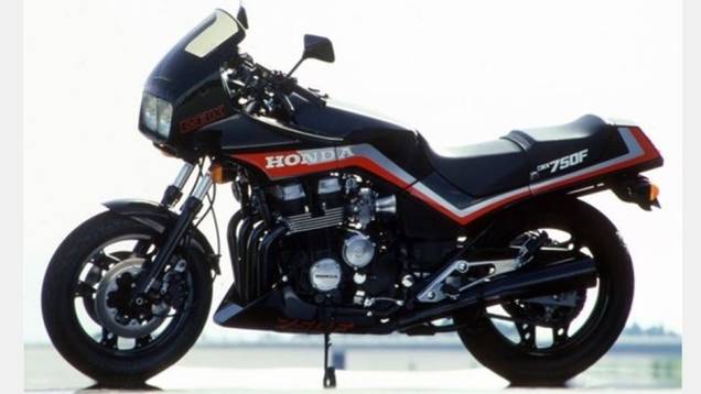A Honda CBX 750F, também chamada de 7 Galo, foi fabricada e comercializada no Brasil entre 1986 e 1994