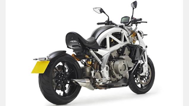 O modelo pode contar com transmissão manual de seis velocidades ou caixa de câmbio automática de dupla embreagem | <a href="https://quatrorodas.abril.com.br/moto/noticias/ariel-retorna-ao-mundo-duas-rodas-ace-2015-787267.shtml" rel="migration">Leia mais</a> O modelo pode contar com transmissão manual de seis velocidades ou caixa de câmbio automática de dupla embreagem | <a href="https://quatrorodas.abril.com.br/moto/noticias/ariel-retorna-ao-mundo-duas-rodas-ace-2015-787267.shtml" rel="migration">Leia mais</a>