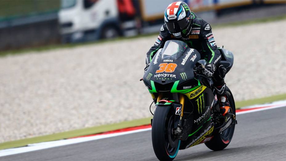 Bradley Smith largará em sexto | <a href="https://quatrorodas.abril.com.br/moto/noticias/motogp-aleix-espargaro-garante-pole-holanda-787487.shtml" rel="migration">Leia mais</a>