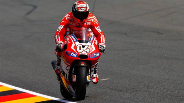 Andrea Dovizioso | <a href="https://quatrorodas.abril.com.br/moto/noticias/motogp-espargaro-mais-rapido-alemanha-790638.shtml" rel="migration">Leia mais</a>