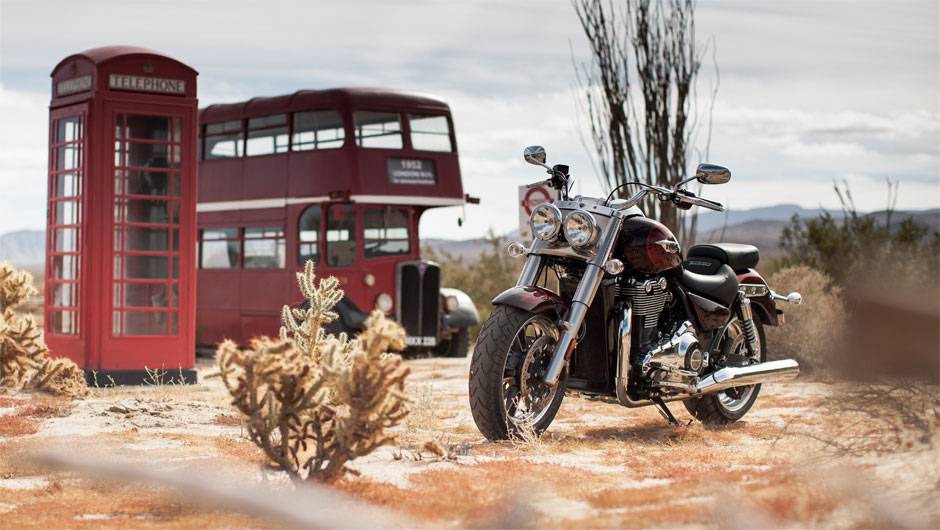 Triumph lan&ccedil;a Thunderbird Commander no Brasil | <a href="https://quatrorodas.abril.com.br/moto/noticias/triumph-lanca-thunderbird-commander-brasil-791427.shtml" rel="migration">Leia mais</a>