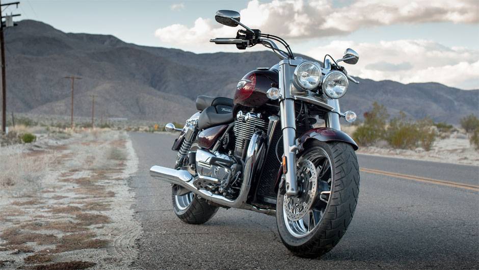 Com c&acirc;mbio de seis marchas, a moto entrega 93,8 cavalos de pot&ecirc;ncia a 5.400 rpm e 15,4 mkgf de torque a apenas 3.550 rpm | <a href="https://quatrorodas.abril.com.br/moto/noticias/triumph-lanca-thunderbird-commander-brasil-791427.shtml" rel="migration">Leia mais</a>