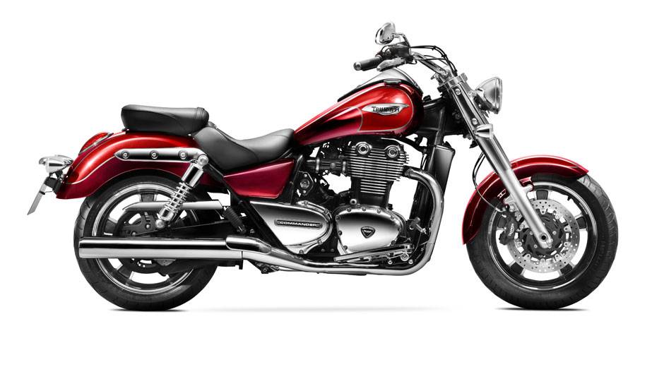 Modelo est&aacute; dispon&iacute;vel nas cores Crimson Sunset Red/Lava Red (dois tons de vermelho)... | <a href="https://quatrorodas.abril.com.br/moto/noticias/triumph-lanca-thunderbird-commander-brasil-791427.shtml" rel="migration">Leia mais</a>