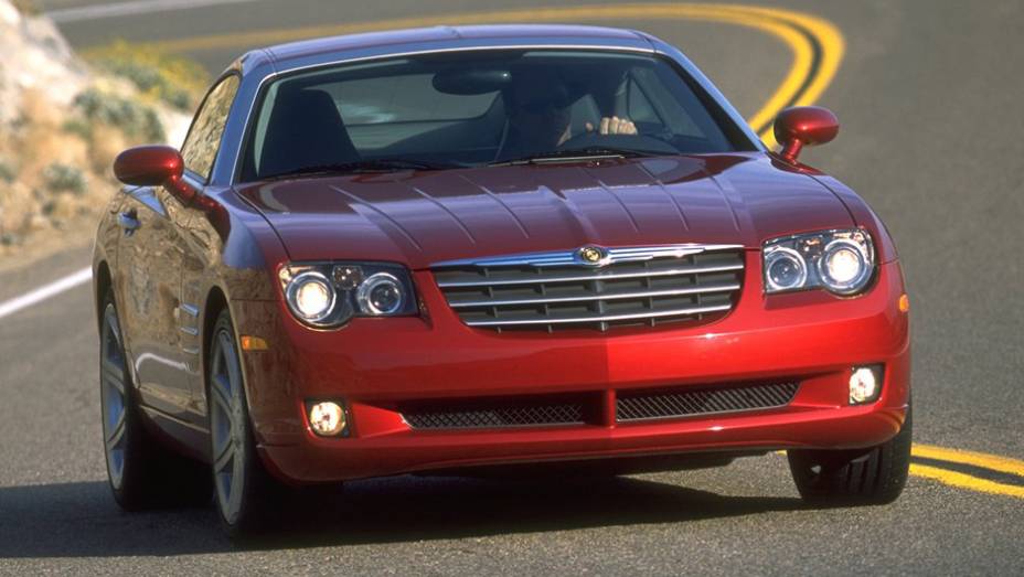 Um automóvel bad-boy, que não se incomoda com o fogo cruzado: Chrysler Crossfire. Um automóvel bad-boy, que não se incomoda com o fogo cruzado: Chrysler Crossfire.