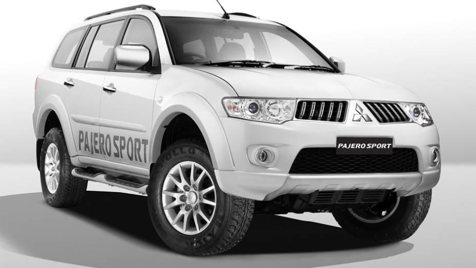 No Brasil, nenhum problema com o nome Pajero, Mas em outros países, os de língua espanhola, o modelo teve que mudar de nome, por alusão a termos relativos a... masturbação. No Brasil, nenhum problema com o nome Pajero, Mas em outros países, os de língua espanhola, o modelo teve que mudar de nome, por alusão a termos relativos a... masturbação.