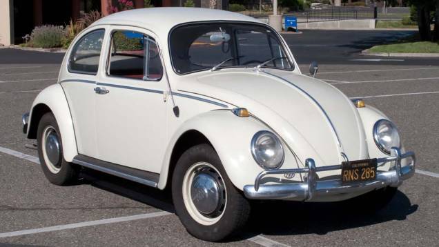 Jamais poderia faltar em nossa lista o besourão! VW Beetle, nosso querido Fusca. Jamais poderia faltar em nossa lista o besourão! VW Beetle, nosso querido Fusca.