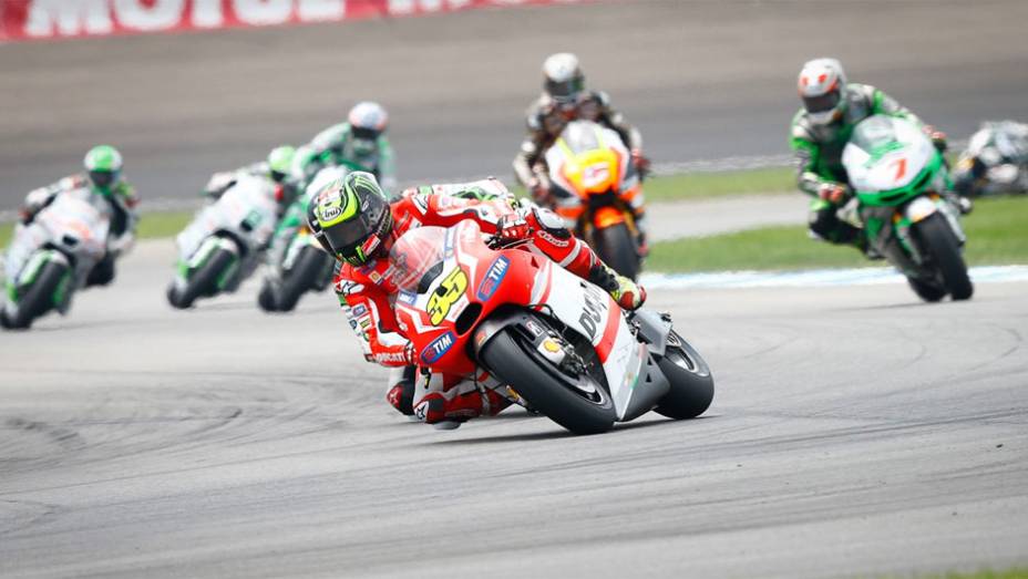 Cal Crutchlow conquistou o oitavo lugar | <a href="https://quatrorodas.abril.com.br/moto/noticias/motogp-marquez-vence-prova-indianapolis-795057.shtml" rel="migration">Leia mais</a>