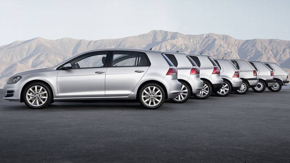 Depois de muita expectativa, finalmente a VW confirmou o novo Golf no Brasil; enquanto ele n&atilde;o chega &agrave;s ruas, relembre as sete gera&ccedil;&otilde;es do modelo mais vendido da marca no mundo | <a href="https://quatrorodas.abril.com.br/carros/lancamentos/volkswagen-golf-" rel="migration"></a>