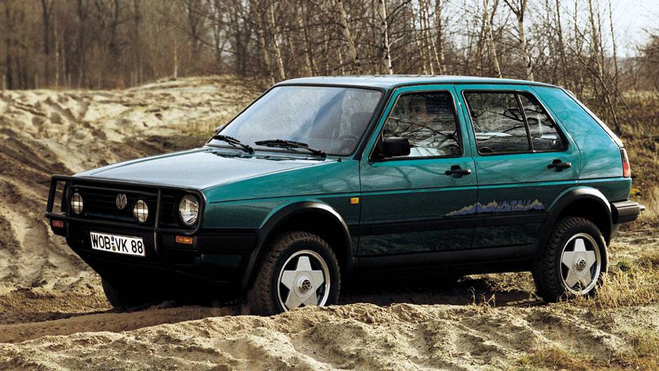 Nove anos ap&oacute;s seu lan&ccedil;amento, o Golf chegava &agrave; segunda gera&ccedil;&atilde;o maior e mais espa&ccedil;oso; aqui, a vers&atilde;o Montana, que anteciparia os aventureiros urbanos | <a href="https://quatrorodas.abril.com.br/carros/lancamentos/volkswagen-golf-vii-749855.shtml" rel="migration">Mais sob</a>