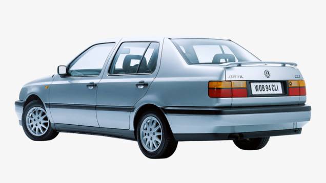 1992 - O Jetta passa a ser chamado de Vento em alguns mercados. O sedã até incluía a opção de motor de seis-cilindros compacto e transversal herdado da versão VR6 do Golf 1992 - O Jetta passa a ser chamado de Vento em alguns mercados. O sedã até incluía a opção de motor de seis-cilindros compacto e transversal herdado da versão VR6 do Golf