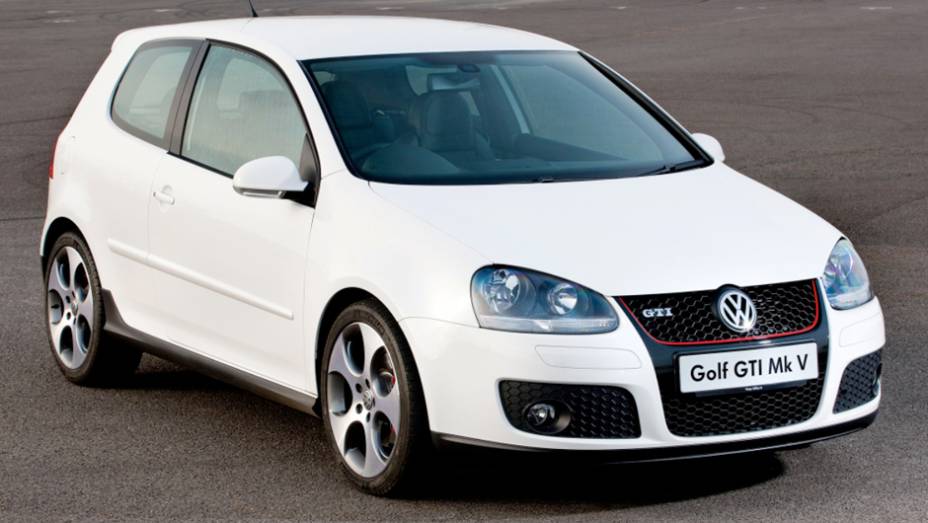 2004 - Com um motor 2.0 turbinado de injeção direta, o GTI produzia 200 cv e podia contar com embreagem dupla. Acelerava de 0 a 100 km/h em 6,9 segundos