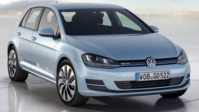 2012 - A sétima geração (segunda nacionalizada) ficou 100 kg mais leve. Em 2013 chegou a versão BlueMotion, que com um motor 1.6 turbinado de 11 cv, rendia 31,2 km/l de combustível 2012 - A sétima geração (segunda nacionalizada) ficou 100 kg mais leve. Em 2013 chegou a versão BlueMotion, que com um motor 1.6 turbinado de 11 cv, rendia 31,2 km/l de combustível