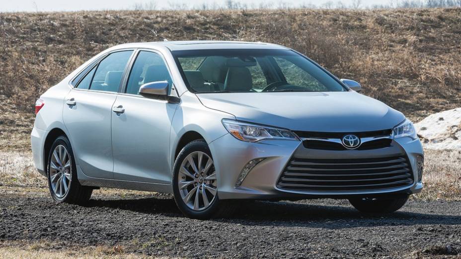 Toyota Camry | <a href="https://quatrorodas.abril.com.br/galerias/especiais/north-american-truck-utility-of-the-year-2015-802090.shtml" rel="migration">Candidatos ao NA Truck/Utility of the Year 2015</a>