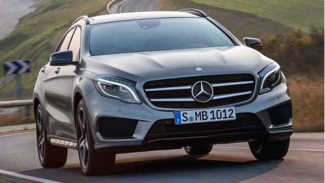 Mercedes-Benz GLA | <a href="https://quatrorodas.abril.com.br/galerias/especiais/north-american-car-of-the-year-2015-802087.shtml" rel="migration">Candidatos ao NA Car of the Year 2015</a>