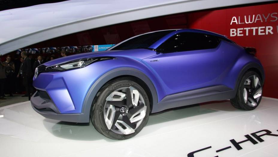 Toyota C-HR | <a href="https://quatrorodas.abril.com.br/noticias/saloes/paris-2014/toyota-anteve-crossover-c-hr-concept-803577.shtml" rel="migration">Leia mais</a> | <a href="https://quatrorodas.abril.com.br/galerias/saloes/paris/2014/direto-paris-2014-parte-1-803949.shtml" rel="migration"></a>