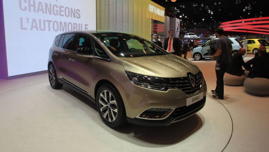 Renault Espace | <a href="https://quatrorodas.abril.com.br/noticias/saloes/paris-2014/novo-espace-chega-cara-crossover-802372.shtml" rel="migration">Leia mais</a> | <a href="https://quatrorodas.abril.com.br/galerias/saloes/paris/2014/direto-paris-2014-parte-1-803949.shtml" rel="migration"></a>