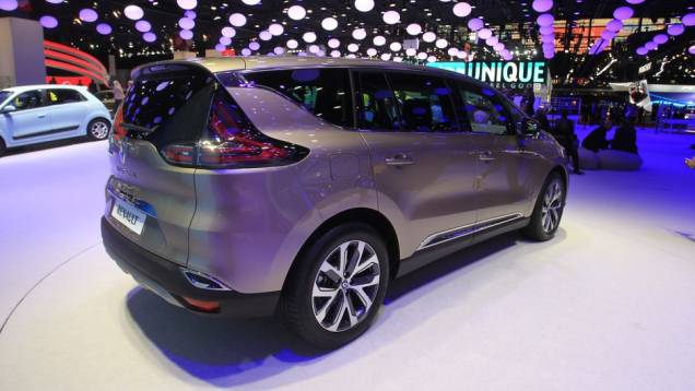 Renault Espace | <a href="https://quatrorodas.abril.com.br/noticias/saloes/paris-2014/novo-espace-chega-cara-crossover-802372.shtml" rel="migration">Leia mais</a> | <a href="https://quatrorodas.abril.com.br/galerias/saloes/paris/2014/direto-paris-2014-parte-1-803949.shtml" rel="migration"></a>