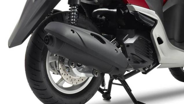 Outro ponto forte é para o uso na rotina diária de uma cidade é que o Tricity pesa apenas 152 kg | <a href="https://quatrorodas.abril.com.br/moto/noticias/yamaha-apresenta-tricity-europa-777991.shtml" rel="migration">Leia mais</a>