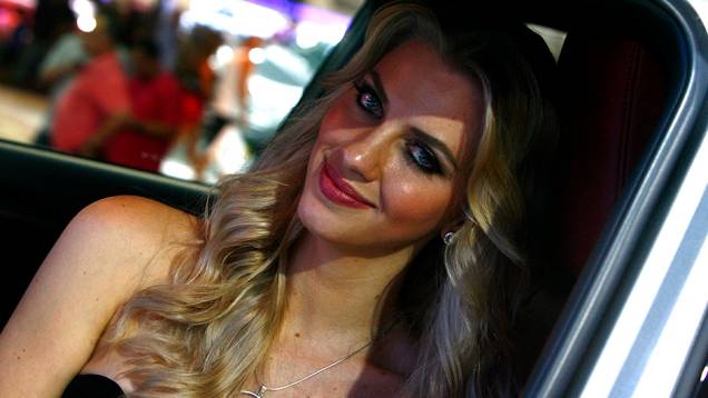 As mais belas garotas dos estandes do Salão do Automóvel na edição de 2014 | <a href="https://quatrorodas.abril.com.br/salao-do-automovel/2014/" rel="migration">Tudo sobre o Salão do Automóvel 2014</a> As mais belas garotas dos estandes do Salão do Automóvel na edição de 2014 | <a href="https://quatrorodas.abril.com.br/salao-do-automovel/2014/" rel="migration">Tudo sobre o Salão do Automóvel 2014</a>