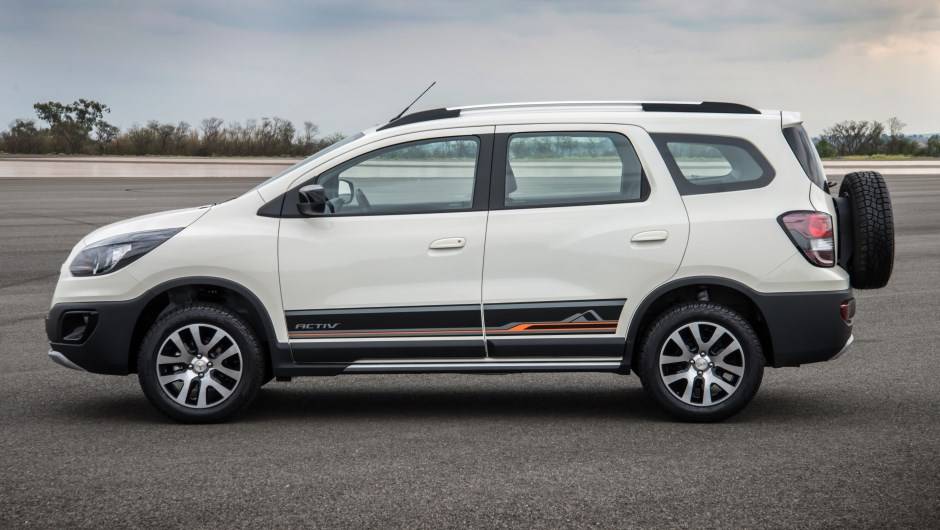 A vers&atilde;o manual partir&aacute; de R$ 62.060 e a autom&aacute;tica de R$ 65.860 | <a href="https://quatrorodas.abril.com.br/noticias/fabricantes/audi-apresenta-q3-2015-810386.shtml/" rel="migration">Leia Mais</a>