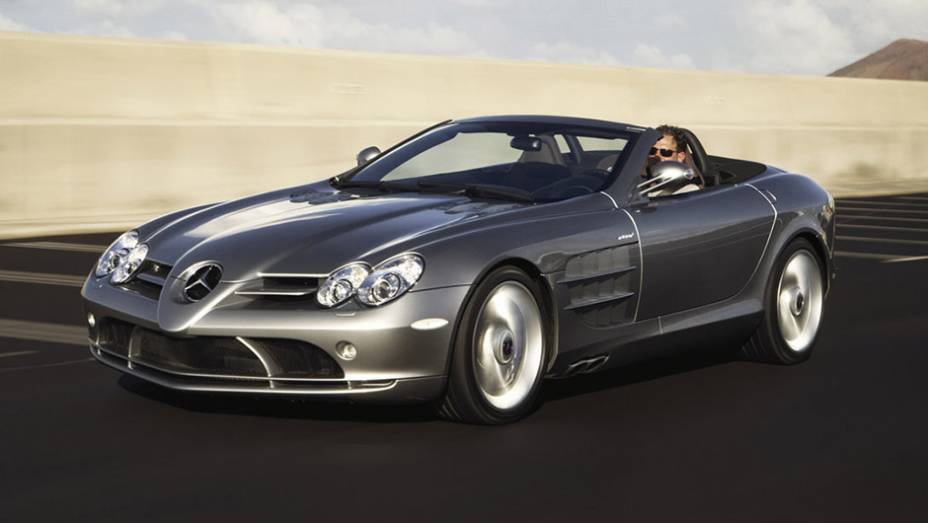 7º) Mercedes-Benz SLR McLaren Roadster (2009) - valor do IPVA: R$ 71.235,52; valor venal: R$ 1.780.888,00; equivale a: Renault Duster Techroad 4X4 2.0 16V Mec. (R$ 71.806,00)