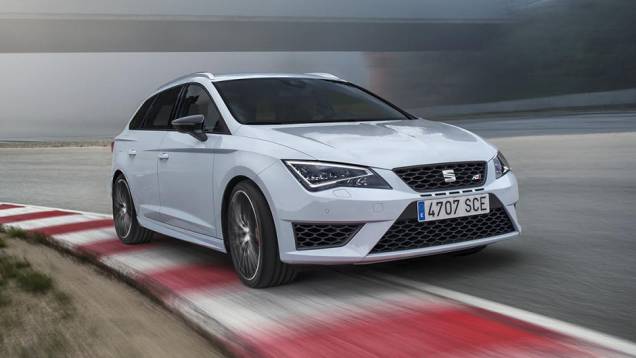 A Seat já se antecipou ao Salão de Genebra e revelou o Leon ST CUPRA | <a href="https://quatrorodas.abril.com.br/noticias/fabricantes/seat-oficializa-leon-st-cupra-823620.shtml" rel="migration">Leia mais</a>