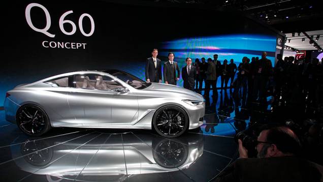 Infiniti Q60 concept | <a href="https://quatrorodas.abril.com.br/noticias/saloes/detroit-2015/infiniti-revela-q60-concept-detroit-824520.shtml" rel="migration">Leia mais</a> | <a href="https://quatrorodas.abril.com.br/galerias/saloes/detroit-2015/1o-dia-salao-detroit-824981.s" rel="migration"></a>