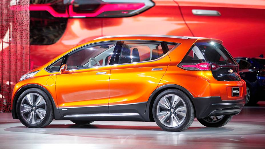 Chevrolet Bolt EV | <a href="https://quatrorodas.abril.com.br/noticias/saloes/detroit-2015/chevrolet-surpreende-bolt-ev-concept-824540.shtml" rel="migration">Leia mais</a> | <a href="https://quatrorodas.abril.com.br/galerias/saloes/detroit-2015/1o-dia-salao-detroit-824981.sht" rel="migration"></a>