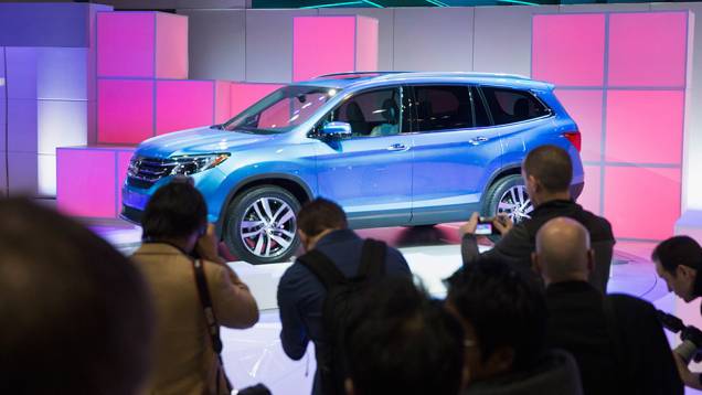 Honda Pilot | <a href="https://quatrorodas.abril.com.br/noticias/fabricantes/honda-divulga-imagens-pilot-2016-835540.shtml" rel="migration">Leia mais</a> Honda Pilot | <a href="https://quatrorodas.abril.com.br/noticias/fabricantes/honda-divulga-imagens-pilot-2016-835540.shtml" rel="migration">Leia mais</a>
