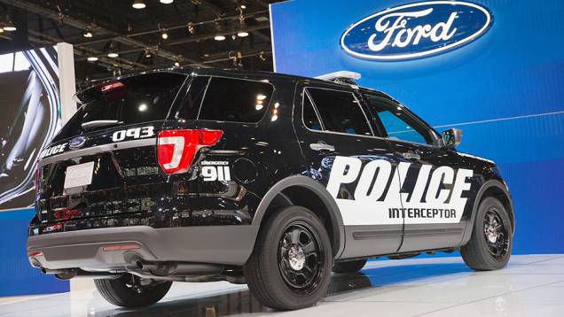 Ford Police Interceptor | <a href="https://quatrorodas.abril.com.br/noticias/fabricantes/ford-lanca-novo-interceptor-policia-estados-unidos-834721.shtml" rel="migration">Leia mais</a>