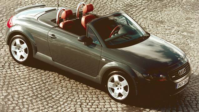 1999 - Audi TT Roadster, primeira versão do esportivo sem teto na carroceria 1999 - Audi TT Roadster, primeira versão do esportivo sem teto na carroceria
