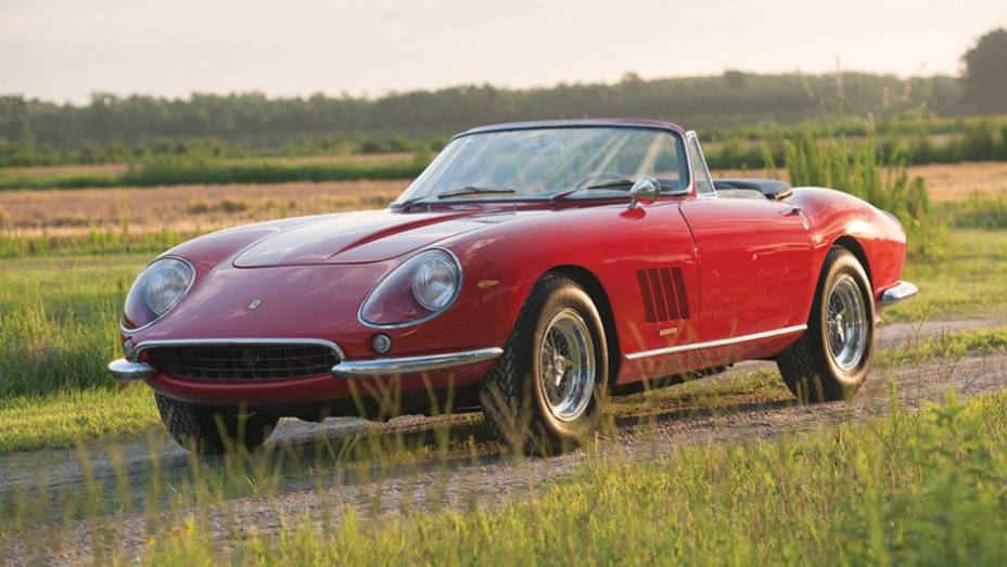 3º - Ferrari 275 GTB/4*S NART Spider (1967); arrematada por US$ 27.500.000 em agosto de 2013