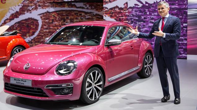 Volkswagen Beetle Concept | <a href="https://quatrorodas.abril.com.br/noticias/saloes/new-york-2015/volkswagen-mostra-quatro-conceitos-beetle-nova-york-852330.shtml" target="_blank" rel="migration">Leia mais</a>