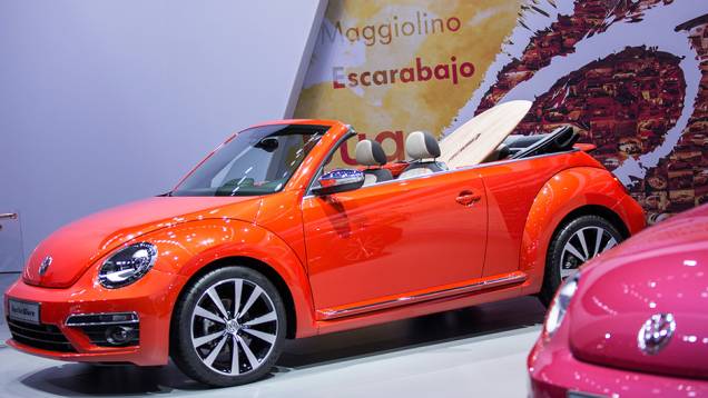 Volkswagen Beetle Concept | <a href="https://quatrorodas.abril.com.br/noticias/saloes/new-york-2015/volkswagen-mostra-quatro-conceitos-beetle-nova-york-852330.shtml" target="_blank" rel="migration">Leia mais</a> Volkswagen Beetle Concept | <a href="https://quatrorodas.abril.com.br/noticias/saloes/new-york-2015/volkswagen-mostra-quatro-conceitos-beetle-nova-york-852330.shtml" target="_blank" rel="migration">Leia mais</a>