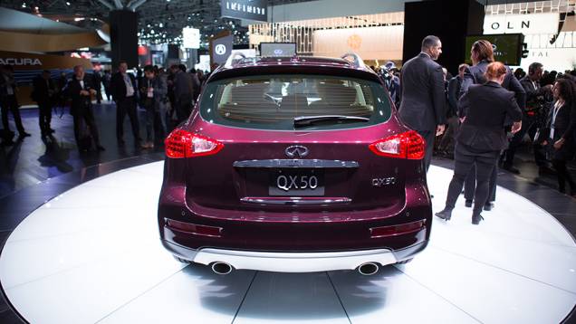 Infiniti QX50 | <a href="https://quatrorodas.abril.com.br/noticias/saloes/new-york-2015/infiniti-revela-qx50-2016-entre-eixos-alongado-852420.shtml" target="_blank" rel="migration">Leia mais</a> Infiniti QX50 | <a href="https://quatrorodas.abril.com.br/noticias/saloes/new-york-2015/infiniti-revela-qx50-2016-entre-eixos-alongado-852420.shtml" target="_blank" rel="migration">Leia mais</a>