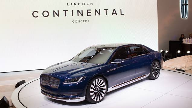 Lincoln Continental Concept | <a href="https://quatrorodas.abril.com.br/noticias/saloes/new-york-2015/lincoln-ressuscita-nome-continental-carro-conceito-851946.shtml" target="_blank" rel="migration">Leia mais</a>