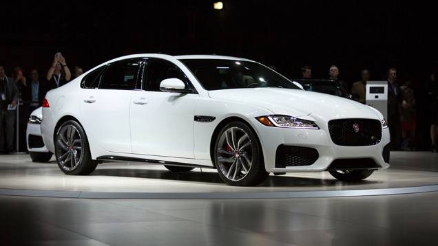 Jaguar XF | <a href="https://quatrorodas.abril.com.br/noticias/saloes/new-york-2015/jaguar-apresenta-novo-xf-850881.shtml" target="_blank" rel="migration">Leia mais</a>