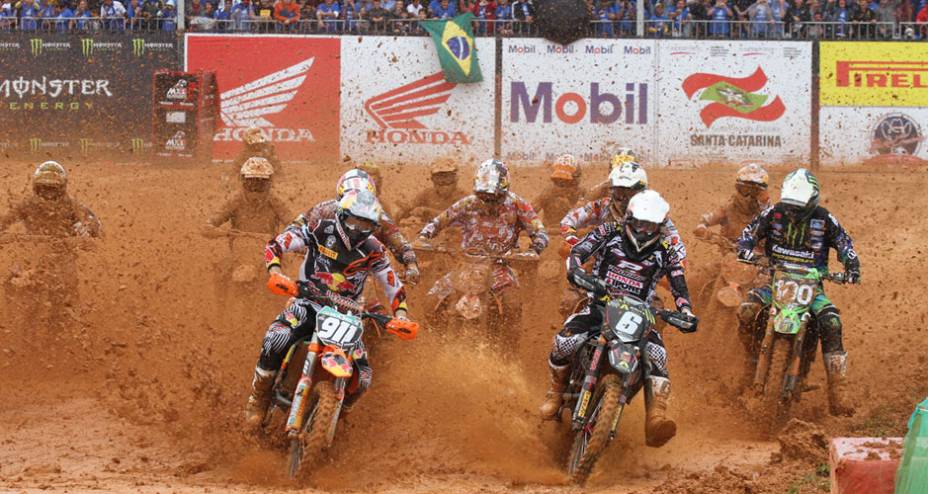Largada da categoria MX2