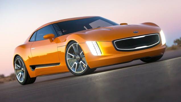 Kia GT4 Stinger (2014) - não é muito do feitio de Kia bolar esportivos, mas a tacada no GT4 Stinger foi certeira. As características são aquelas típicas dos modelos bem-sucedidos, incluindo tração traseira. | <a href="https://quatrorodas.abril.com.br/galeri" rel="migration"></a>