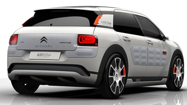 Uma das muitas iniciativas da Citroën com o C4 Cactus Airflow para reduzir o peso foi a disponibilidade de um motor a ar comprimido, que pode funcionar independentemente do bloco a gasolina.